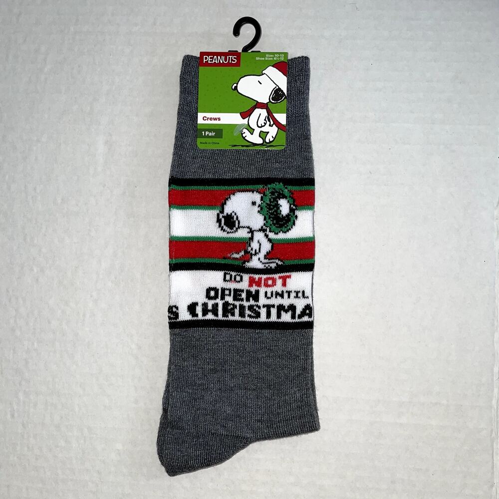 Adult Peanuts Snoopy Do Not Open Until Christmas Crew Socks NEW